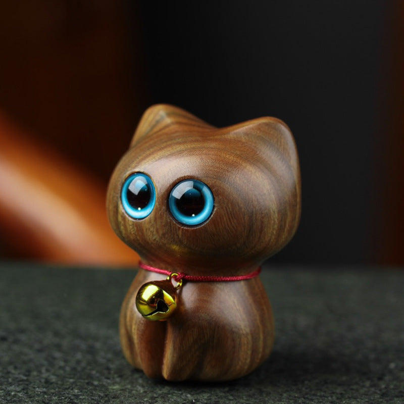 Aura Craft sandalwood carved cute cat crafts can be used in tea rooms, meditation rooms, and study rooms.