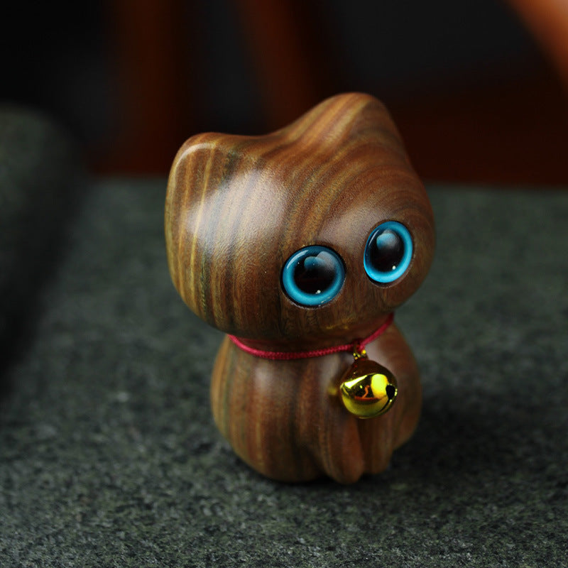 Aura Craft sandalwood carved cute cat crafts can be used in tea rooms, meditation rooms, and study rooms.